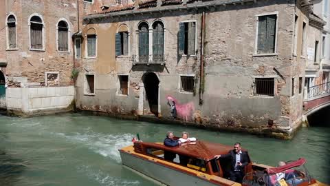 "The shipwrecked child" - Alleged artistic work of street artist Bansky in Venice