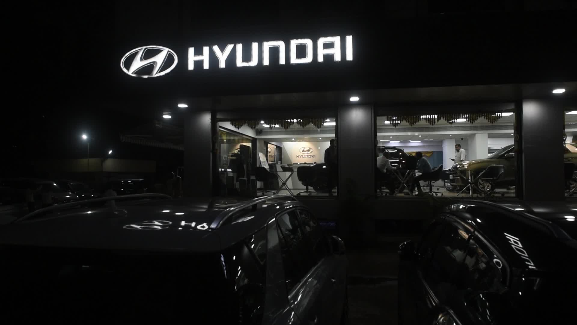 Hyundai India Showroom In Mumbai 