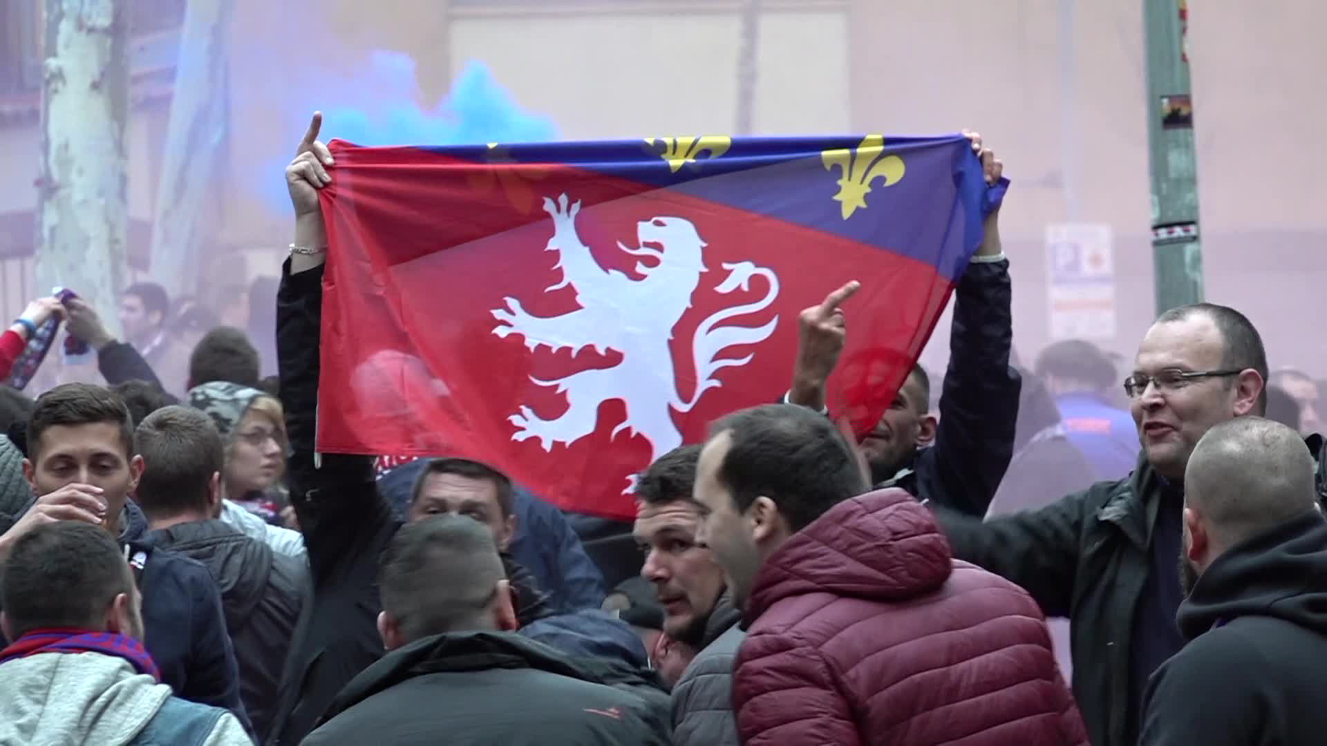 Olympique de Lyon's ultras invaded the streets of Barcelona